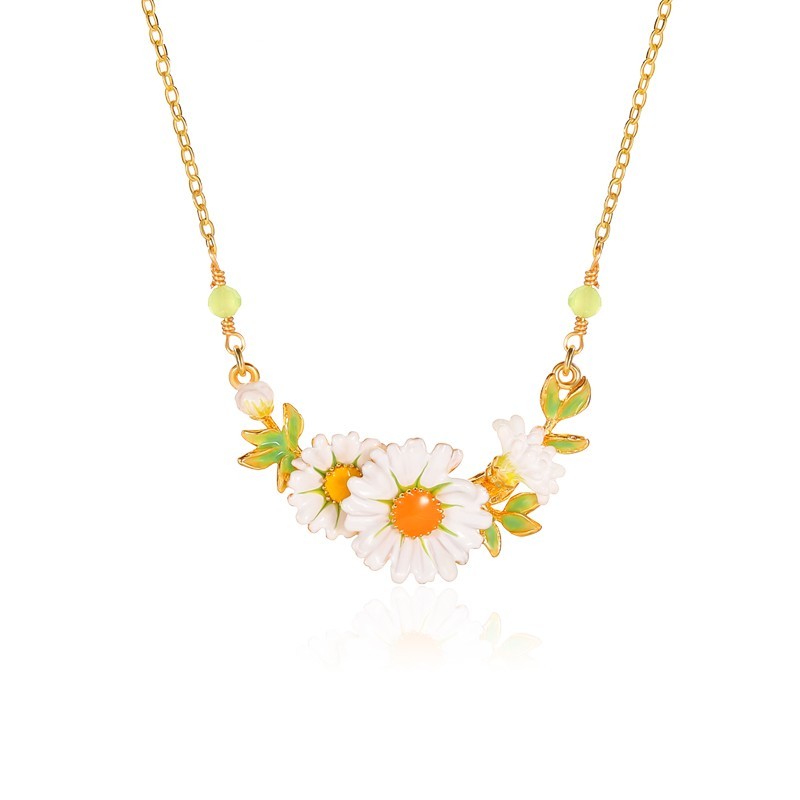 White Chrysanthemum Clavicle Chain Women's Garden Necklace