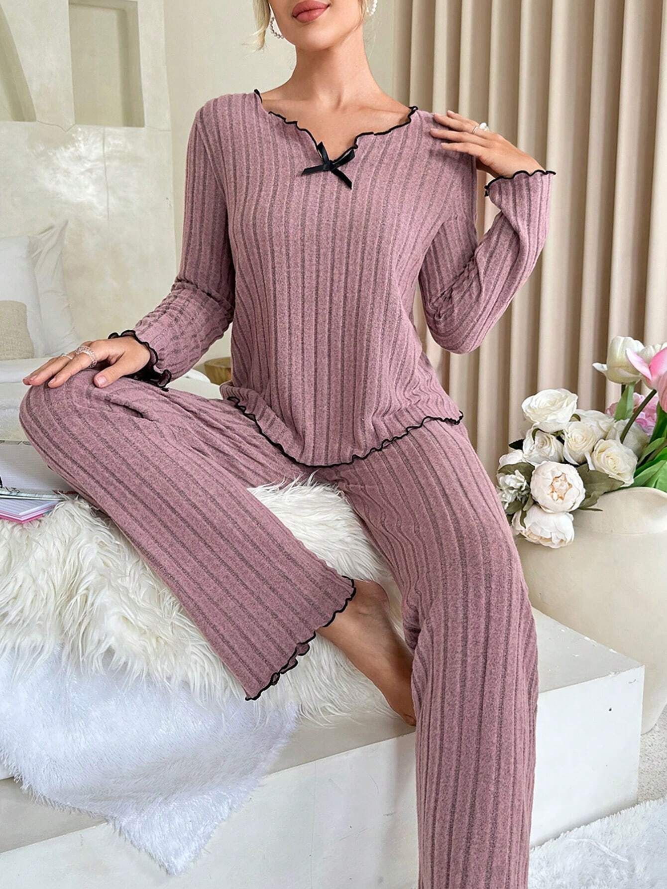 Black Edge Twisted Edge Leisure Pajamas Suit