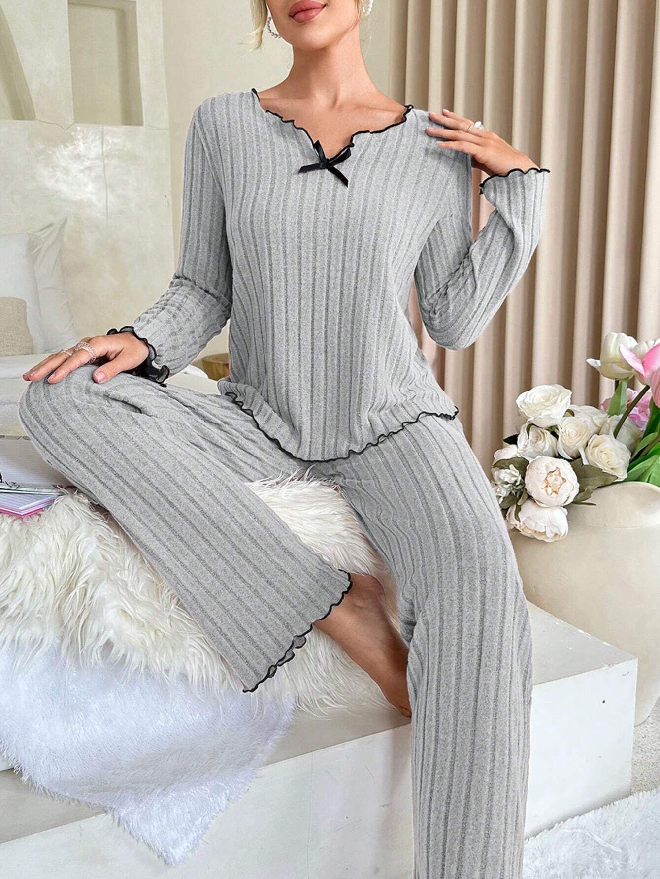 Black Edge Twisted Edge Leisure Pajamas Suit